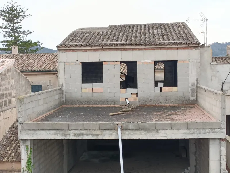 Property in the heart of Porreres with executed structure — photo 3