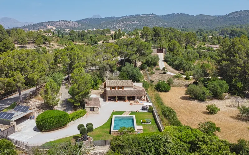 Beautiful finca with pool and guest apartment on an idyllic plot near Calvia — photo 1