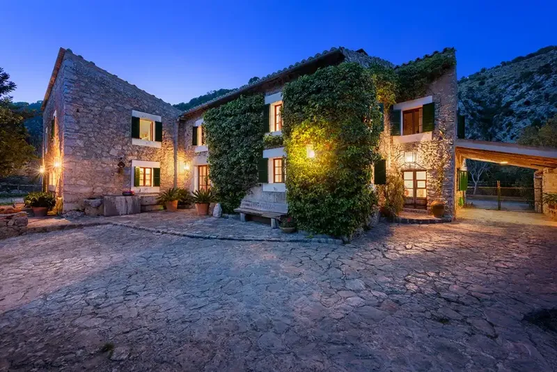 Spectacular mansion in the Tramuntana mountain range accessed via a private road — photo 5