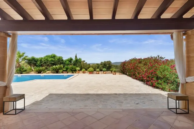 Fantastic finca with far-reaching views near Son Macia — photo 1