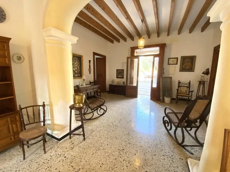 Unique Opportunity: Manor House of 375 m2 with Garage in Biniali. Luxury Potential for €749,000 — photo 6
