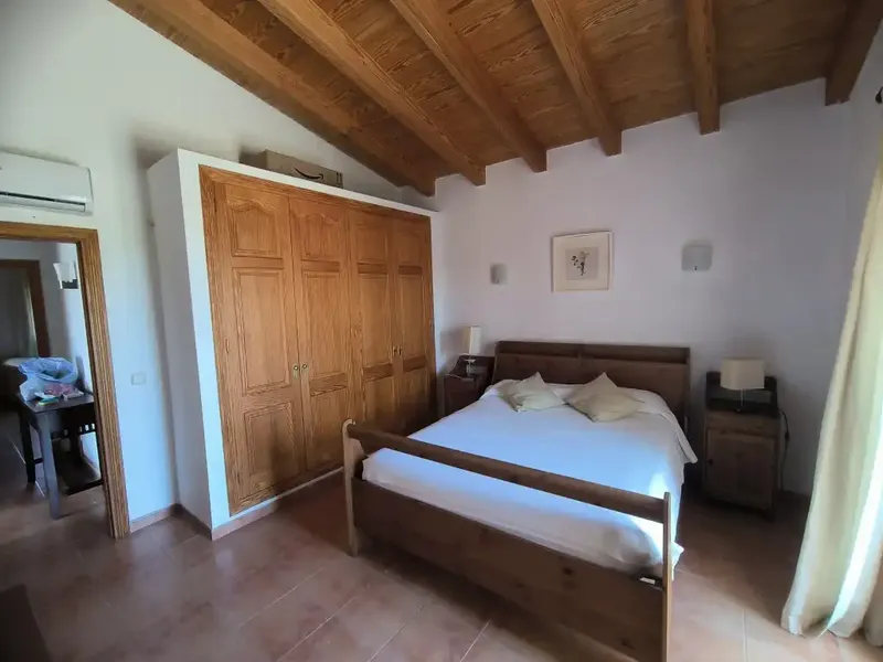 Unique opportunity to acquire a Mallorcan-style house for sale in Llubí, offering total privacy, a serene countryside setting — photo 12
