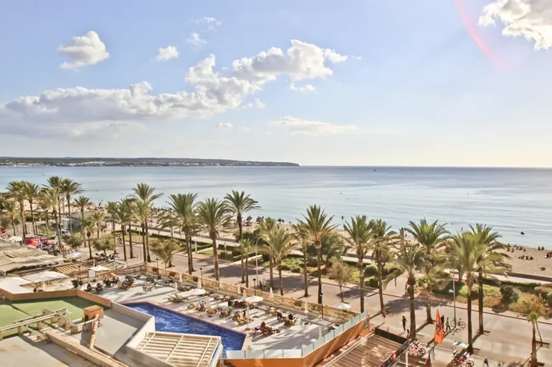 Bendinat: Exclusive villa with sea views and saltwater pool — photo 10
