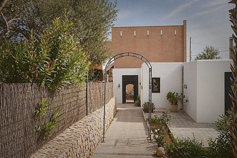 Single-family home in Cala Llombards - a few steps from the bay — photo 3