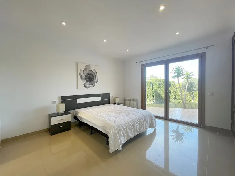 Splendid 4-bedroom villa with pool and sea views in the Santa Ponsa area — photo 12