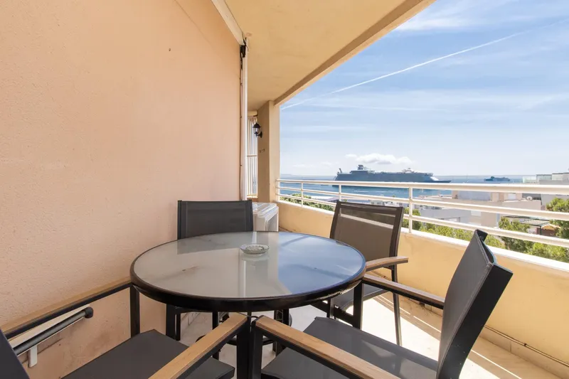 Penthouse with sea views and large terrace on the Paseo Marítimo in Palma — photo 2