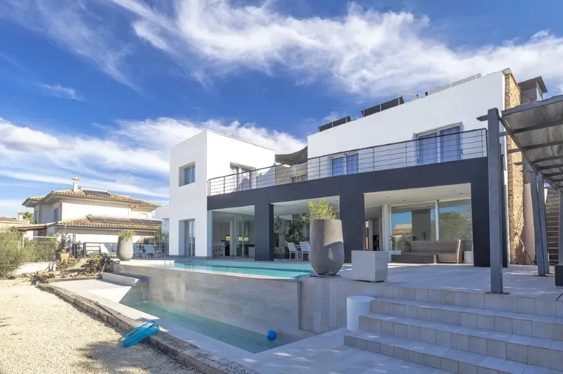 Luxury apartment with sea view in Cala Major — photo 2