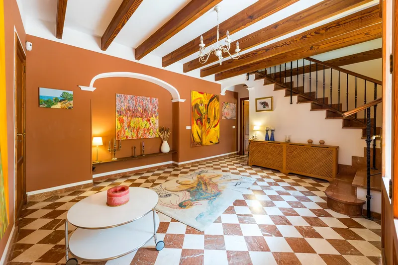 Spacious finca with 6 bedrooms, large garden, pool and generous cellar — photo 5