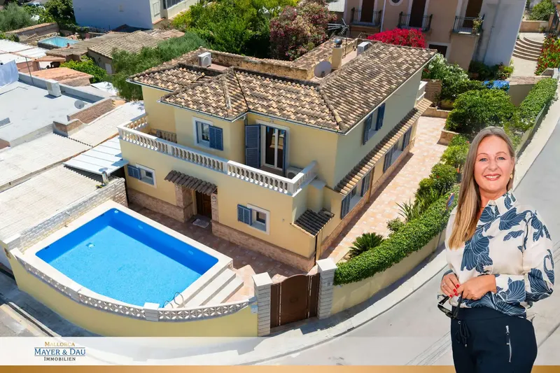 Charming fully renovated house with pool and large garage, located in a central and quiet area of Paguera — photo 1