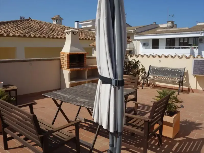 Casa tipo duplex en la mejor zona del pleno centro de Puerto de Alcudia, localizada en la primera y segunda planta de una casa señorial ados — photo 6