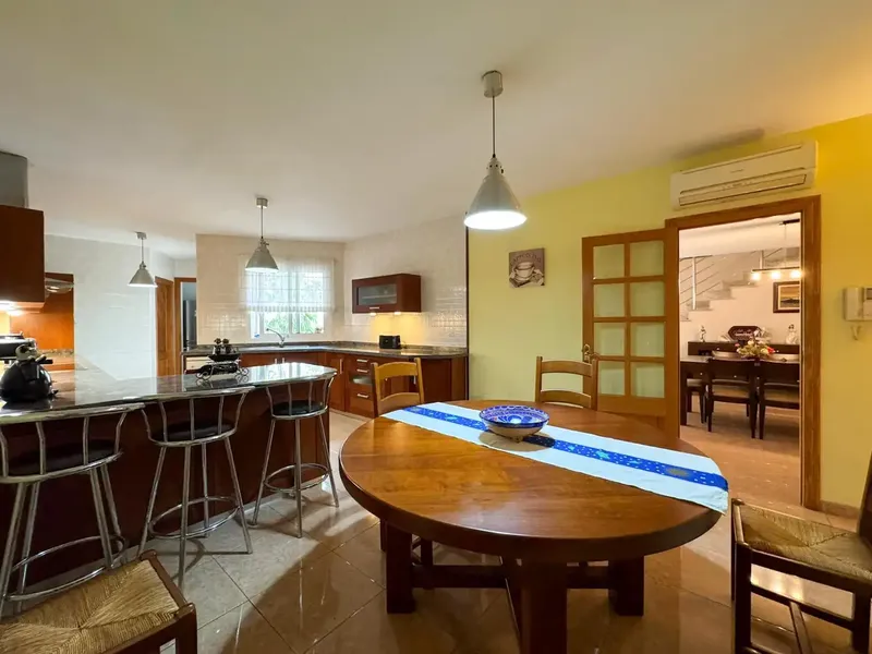 Located in the quiet and family-friendly area of Son Amonda in Inca, this spectacular duplex chalet stands out for its spaciousness and comfort. — photo 9