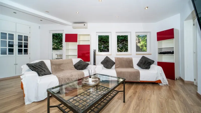 Attractive modern villa, with lovely sea views, in a tranquil location just minutes’ walk to the fine sandy beaches of Portals Vells – for sale — photo 5