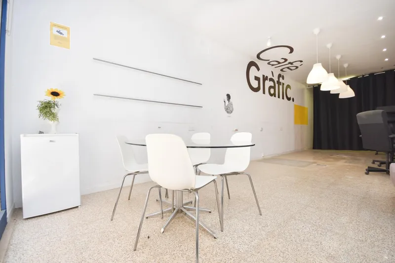 Very central commercial premises in the Bons Aires area — photo 5