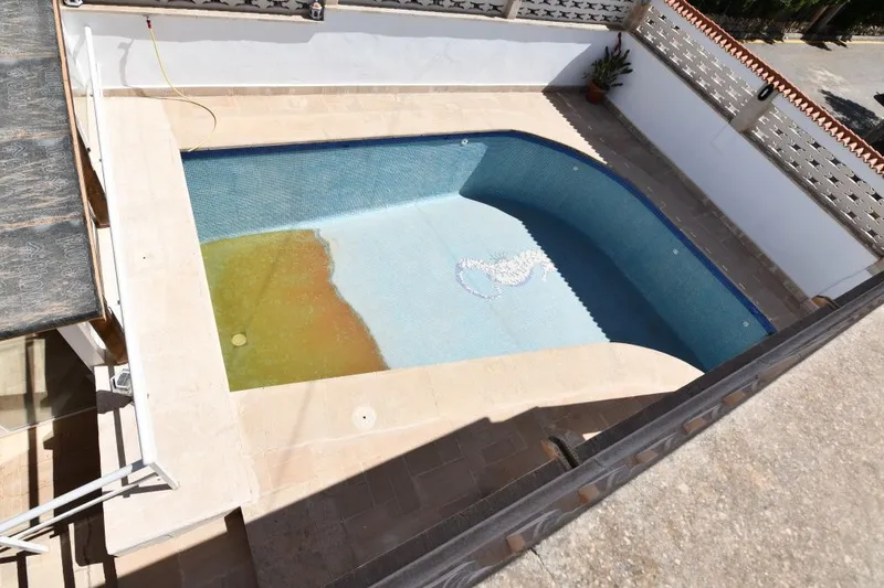 Villa with a lot of potential in a very good location in Cala Llombards — photo 12