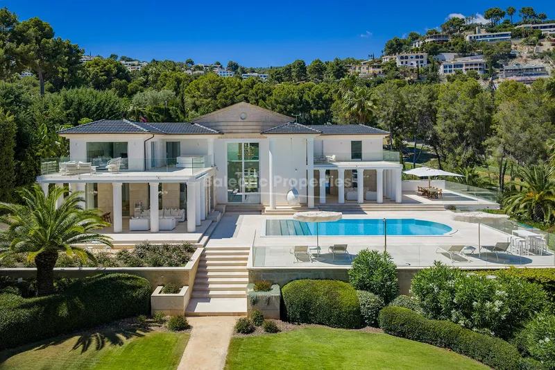 Exclusive frontline golf villa with tennis court for sale in Son Vida, Mallorca — photo 1