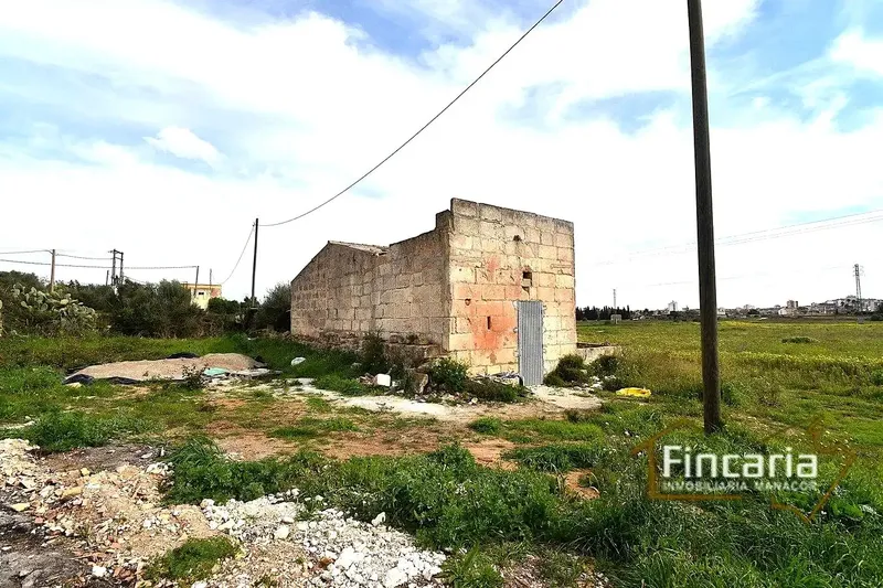 Sensational agricultural warehouse to renovate located in the Es Poas area, 300 meters from the town of Manacor. 40 m2 warehouse — photo 3