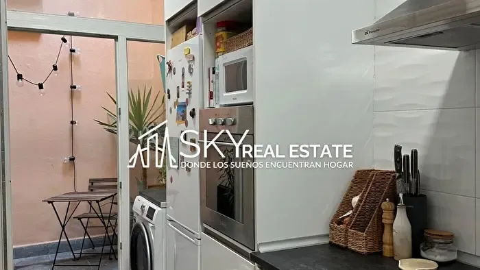 Piso en alquiler de 2 habitaciones en Centre, El Sindicat — photo 2
