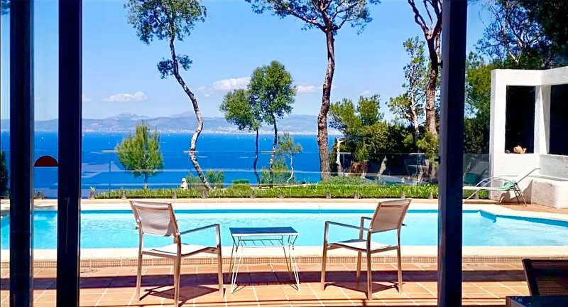 Villa for sale at sea front in Bahia Azul with rental license — photo 2