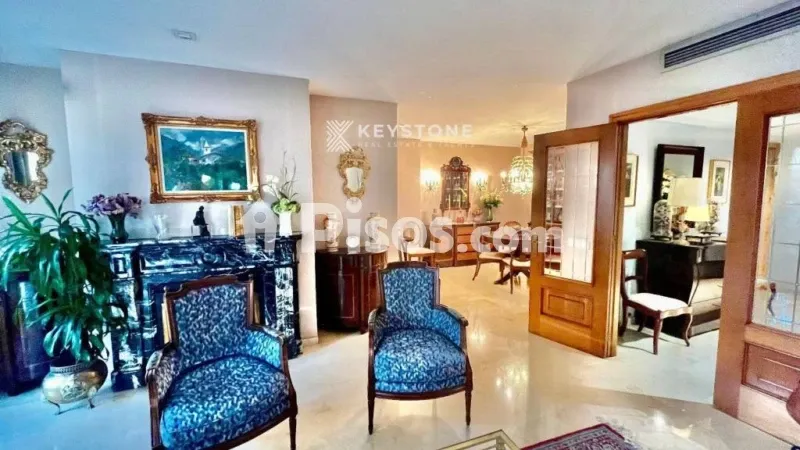 Piso en La Llotja-Born — photo 2