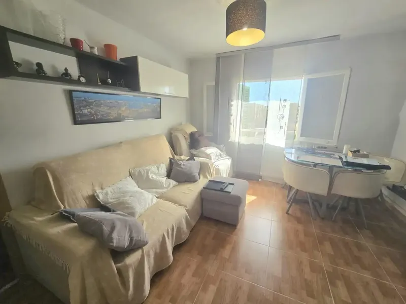Piso reformado, solo falta cambiar ventanas a climalit. — photo 2