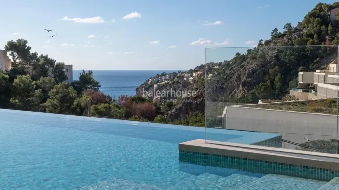 Large villa of high quality and a careful modern design with beautiful sea views in Cala Llamp — photo 3