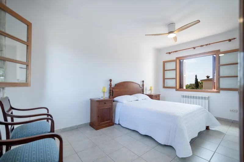 Well-maintained villa for sale within walking distance of the ocean in Sa Rapita — photo 10