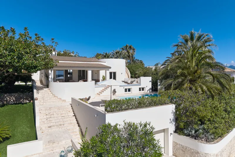 Light-flooded villa with sea views in Santa Ponsa - Marcel Remus Real Estate — photo 1