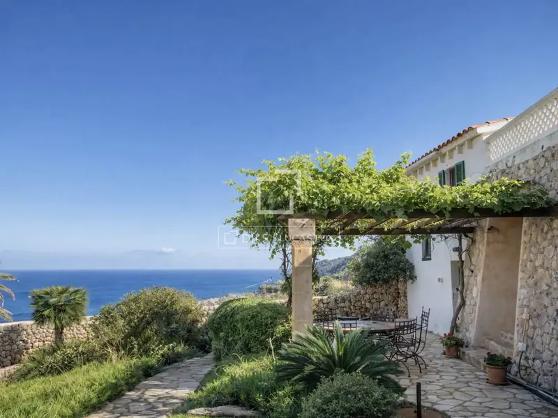 Lucas Fox presents this Mediterranean-style villa for sale in Banyalbufar, with private jetty and direct access to the sea. — photo 3