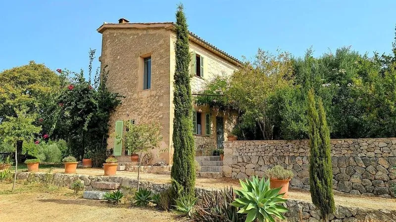 Estate for sale in Establiments — photo 1