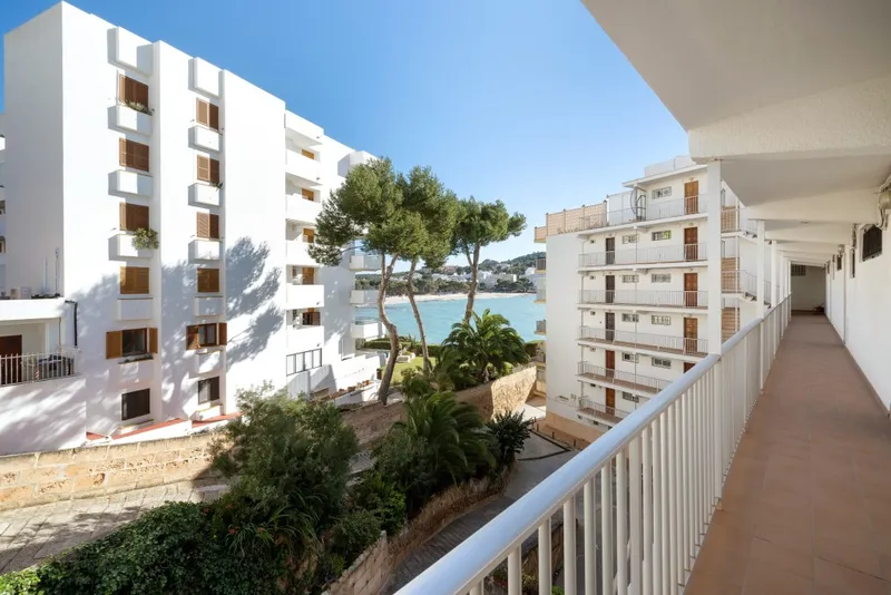 Santa Ponsa top quality apartment for sale with private terrace and sunny terraces — photo 11