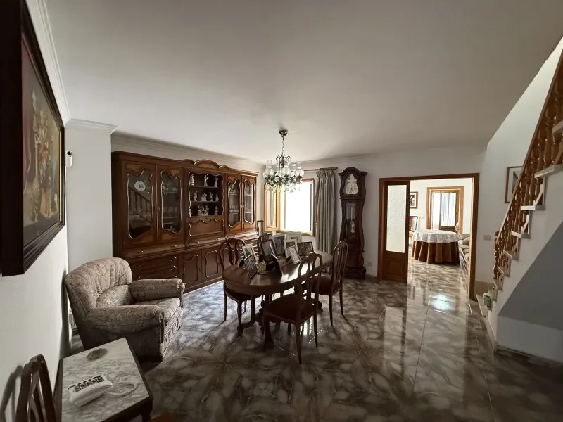 Ground floor house with open ceiling — photo 1