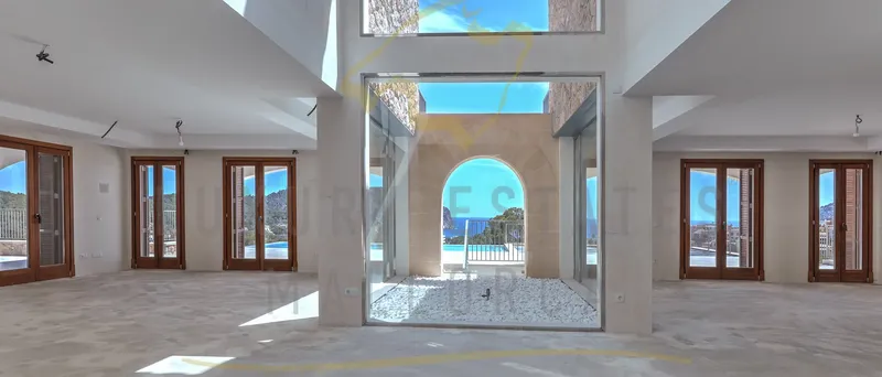 Large finca-style property in Camp de Mar on Mallorca with panoramic and sea views — photo 3