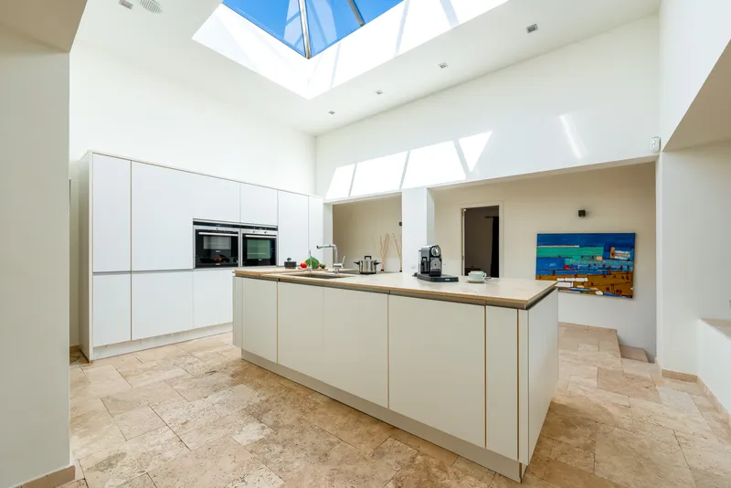 Exclusive villa in a prestigious residential area with spectacular sea views — photo 8