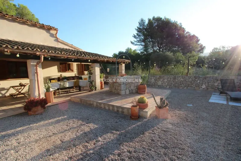 Herden Immobilien Mallorca sells a wonderful rustic estate in magnificent condition in Calvià with panoramic views and total privacy. — photo 5
