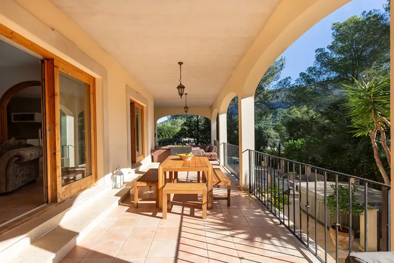 Spacious five-bedroom detached house in the quiet and sought-after residential area of Son Toni, with excellent views of the — photo 5
