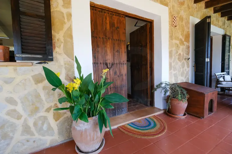 Exclusive rustic finca with pool in Lloseta / Fully legal — photo 4