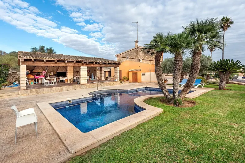 Discover this charming rustic villa in the exclusive area of Sa Casa Blanca — photo 10