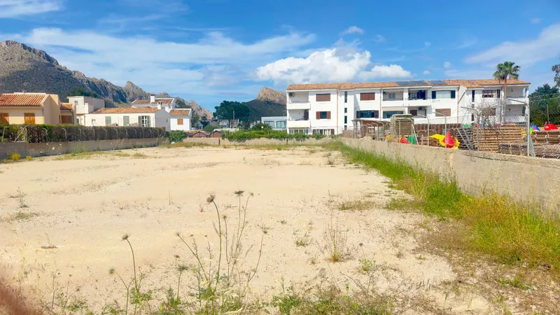 Plot of 1,557 m² in Port de Pollença with mountain views — photo 1