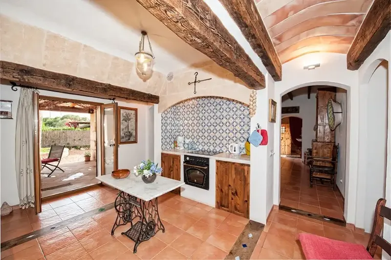 Beautiful rustic finca with a total of 6 bedrooms and 5 bathrooms — photo 11