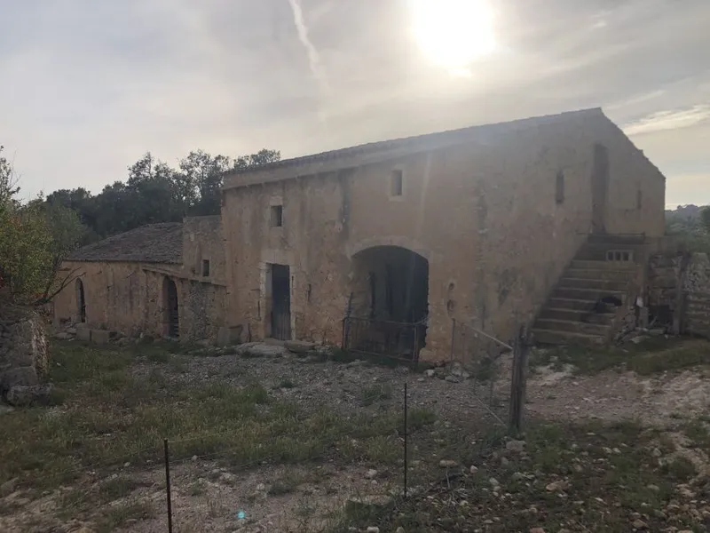 Country house of about 350m2 to renovate built on a large plot of about 20 hectares in [...] — photo 5
