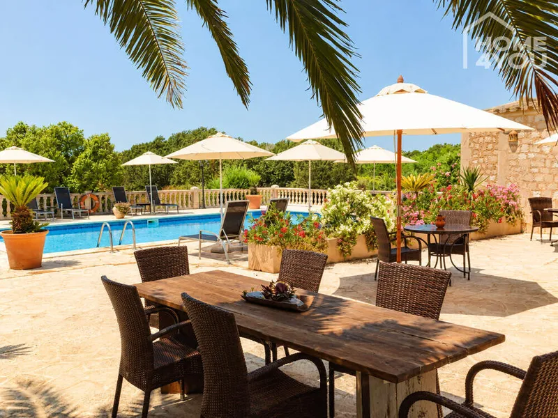 293m² agroturismo with 10 rooms, 9 bathrooms & pool for sale — photo 1