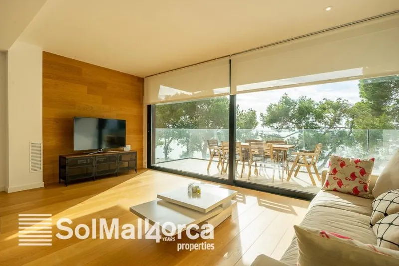 Three bedroom apartment on the second floor with lift in the heart of Puerto de Alcudia with spectacular seaviews — photo 4