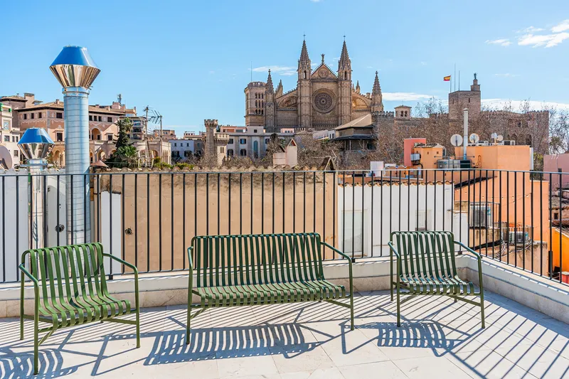 Commercial property with cathedral view in Palma — photo 3