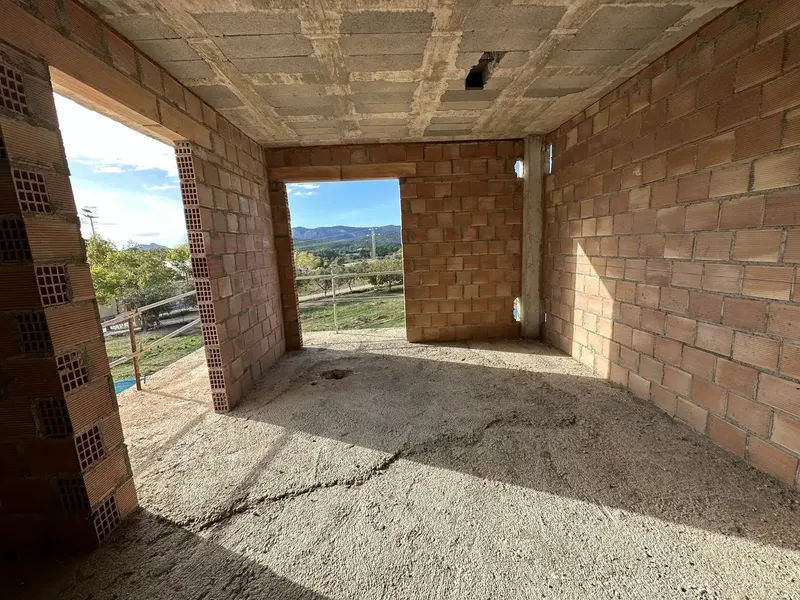 Se vende casa independiente actualmente en construcción, aproximadamente un 40 % ejecutada, en Calvià. — photo 11