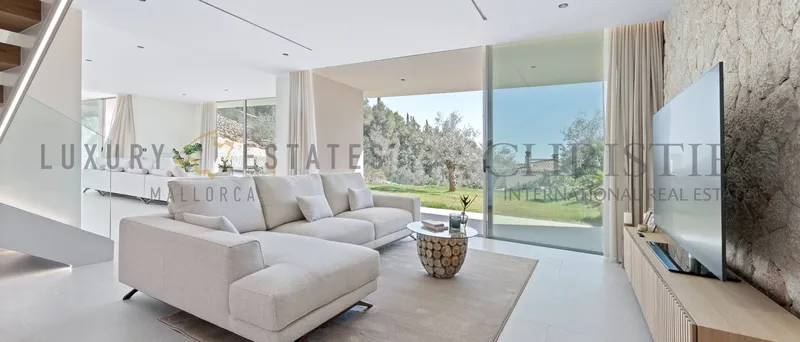 Modern designer villa in Portals with beautiful sea views in the southwest of Mallorca — photo 5