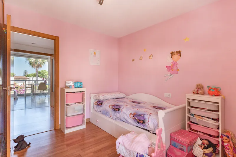 Beautiful and Bright Apartment Ready to Move In — photo 12