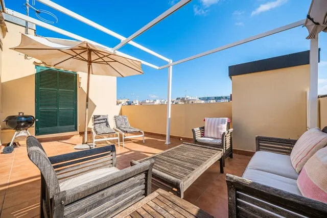 Elegant top-floor apartment for sale in Palma Old Town, Mallorca — photo 10