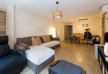 Three-bedroom flat with optional parking — photo 4