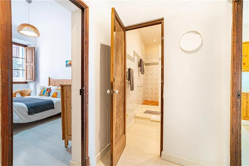 Ground floor flat with a courtyard in the historic centre — photo 11