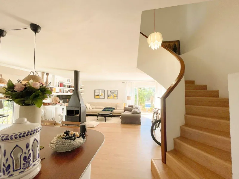 Lovely townhouse with pool and garden — photo 3